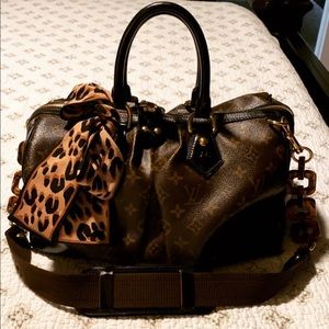 Louis Vuitton Limited Edition Monogram Leopard Stephen Bag